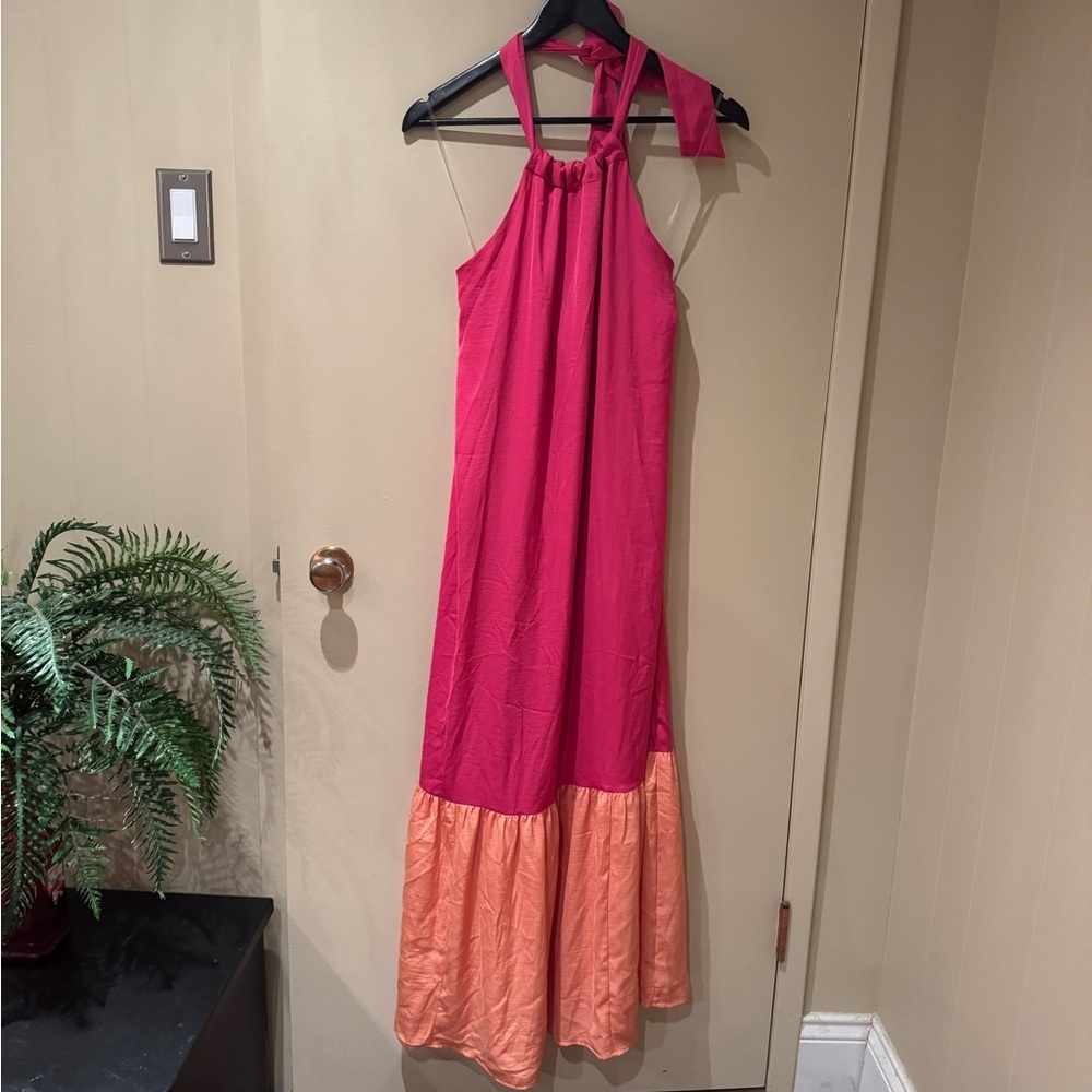 Reitmans Beautiful pink satin floor length maxi halter dress size small